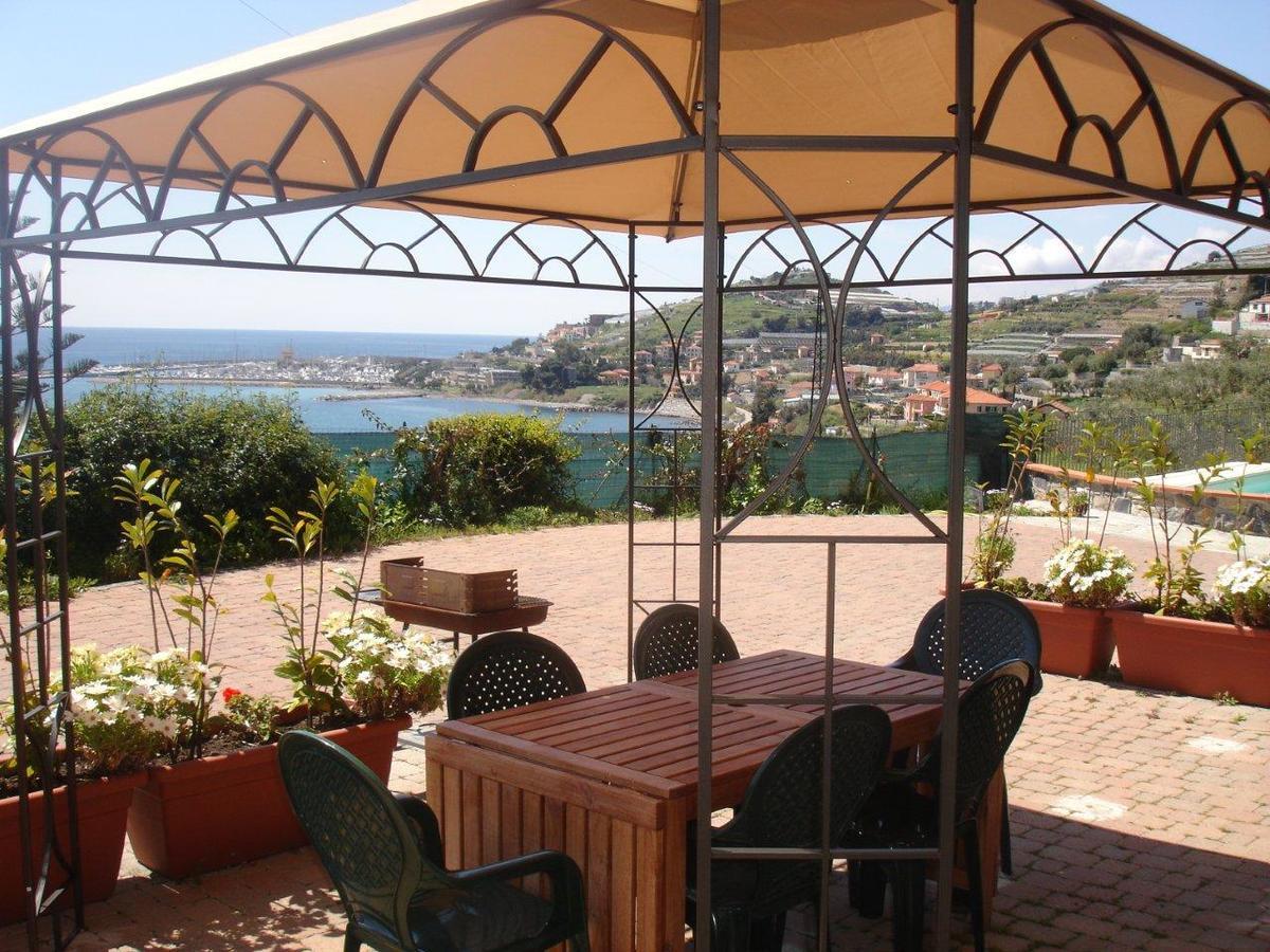 Villa Del Mare Ligure Terme & Spa Piscina A 37 Gradi ซานตาสเตฟาโน อัล มาเร ภายนอก รูปภาพ