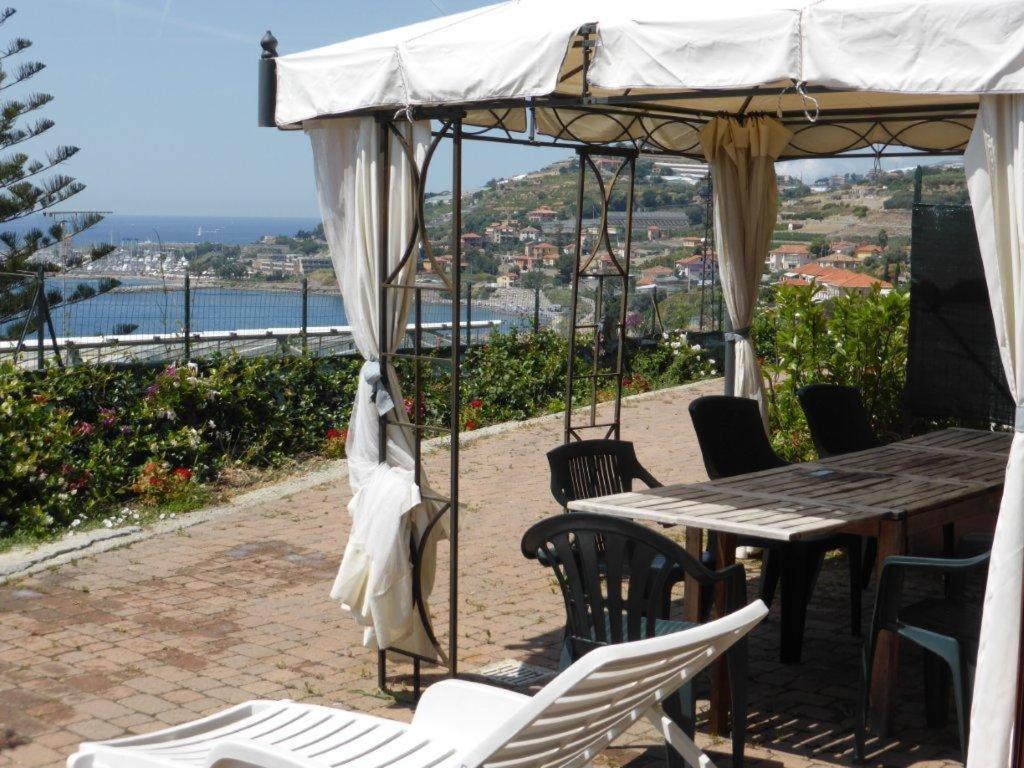 Villa Del Mare Ligure Terme & Spa Piscina A 37 Gradi ซานตาสเตฟาโน อัล มาเร ภายนอก รูปภาพ