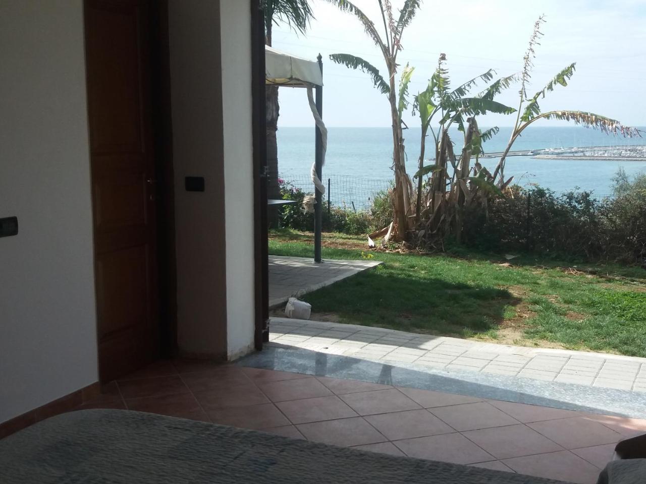 Villa Del Mare Ligure Terme & Spa Piscina A 37 Gradi ซานตาสเตฟาโน อัล มาเร ภายนอก รูปภาพ